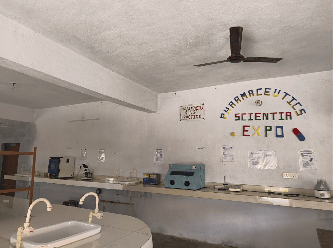 HGEA College of Pharmacy Bokaro Labs photo 27